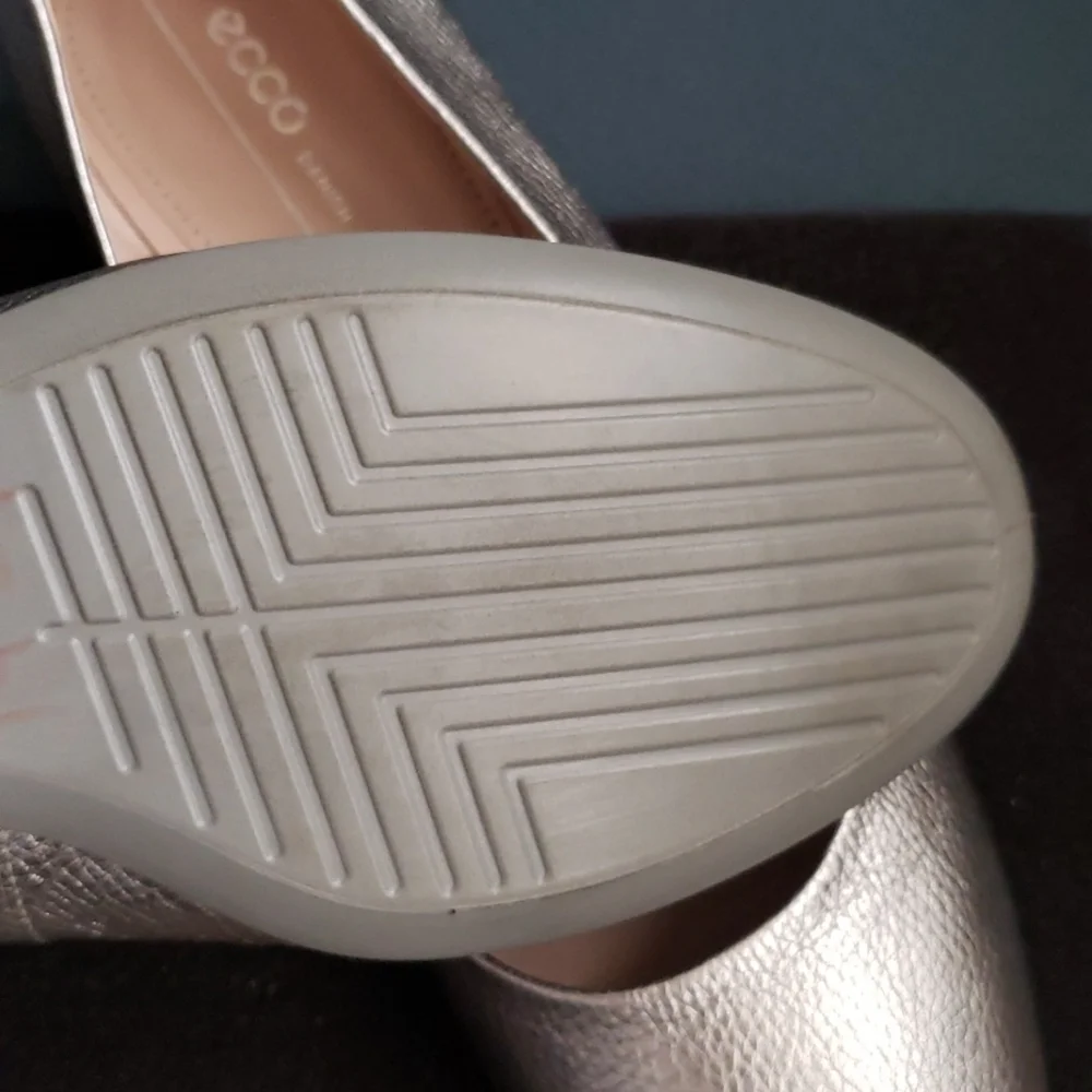 ECCO  flats size 9. - Picture 4 of 12